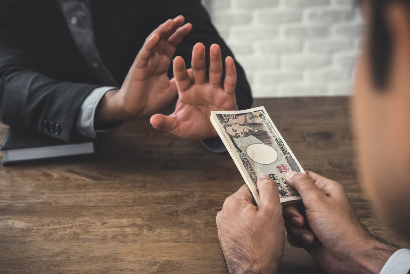 Corrupción y colusión pública